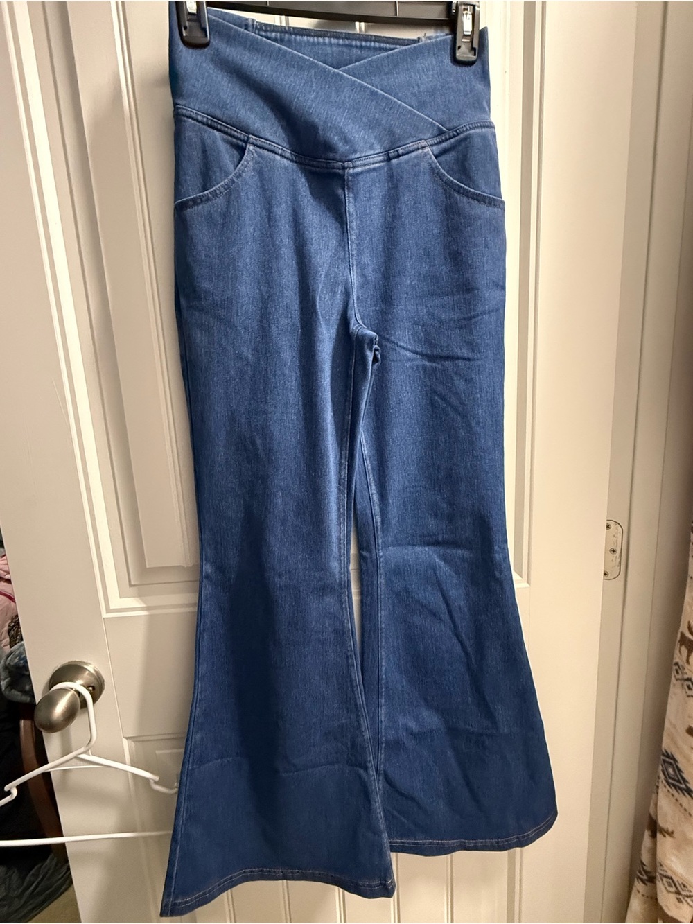 HALARA Blue High-Waist Flare Jeans with Crossover Waist